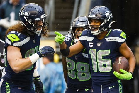 Clap It Up: Seattle Seahawks Mascots' Signature Move Ignites Stadium Energy